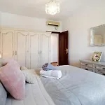 Διαμέρισμα Grand Beachside -